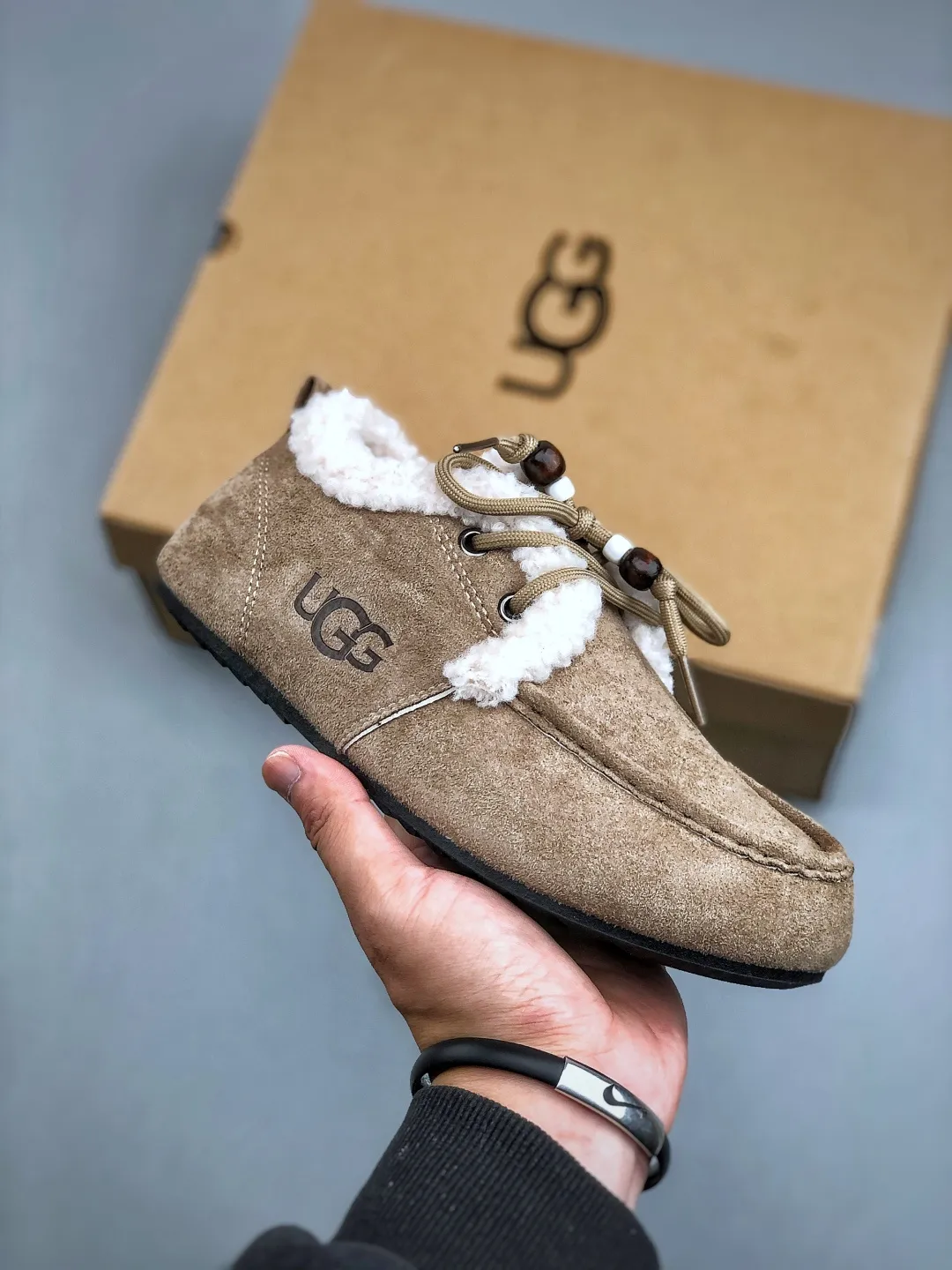 💰260 supports store Z UGG2025ss official website latest hanni thick sole, I love it so much, and it is very light and easy to wear. When paired with socks, it has a super sweet girly feel. Dopamine color, full of vitality, really super girl ~ fall in love at a glance, original upper material, original outsole, soft and comfortable on the feet, versatile, long legs in seconds, a must-have summer item Code number: 35-40